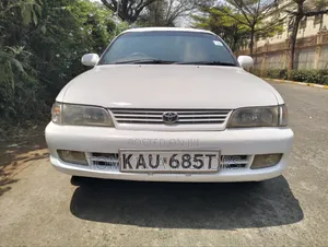 Toyota Corolla 2001 White