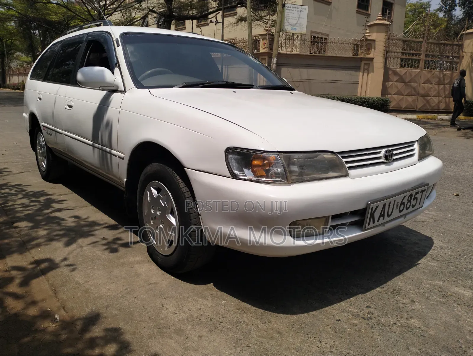 Toyota Corolla 2001 White