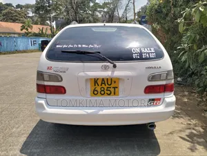 Toyota Corolla 2001 White