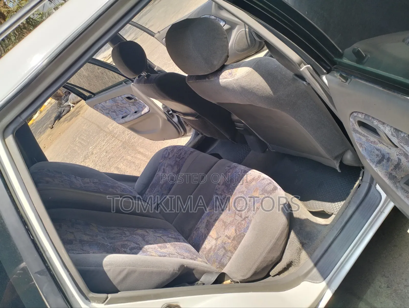 Toyota Corolla 2001 White