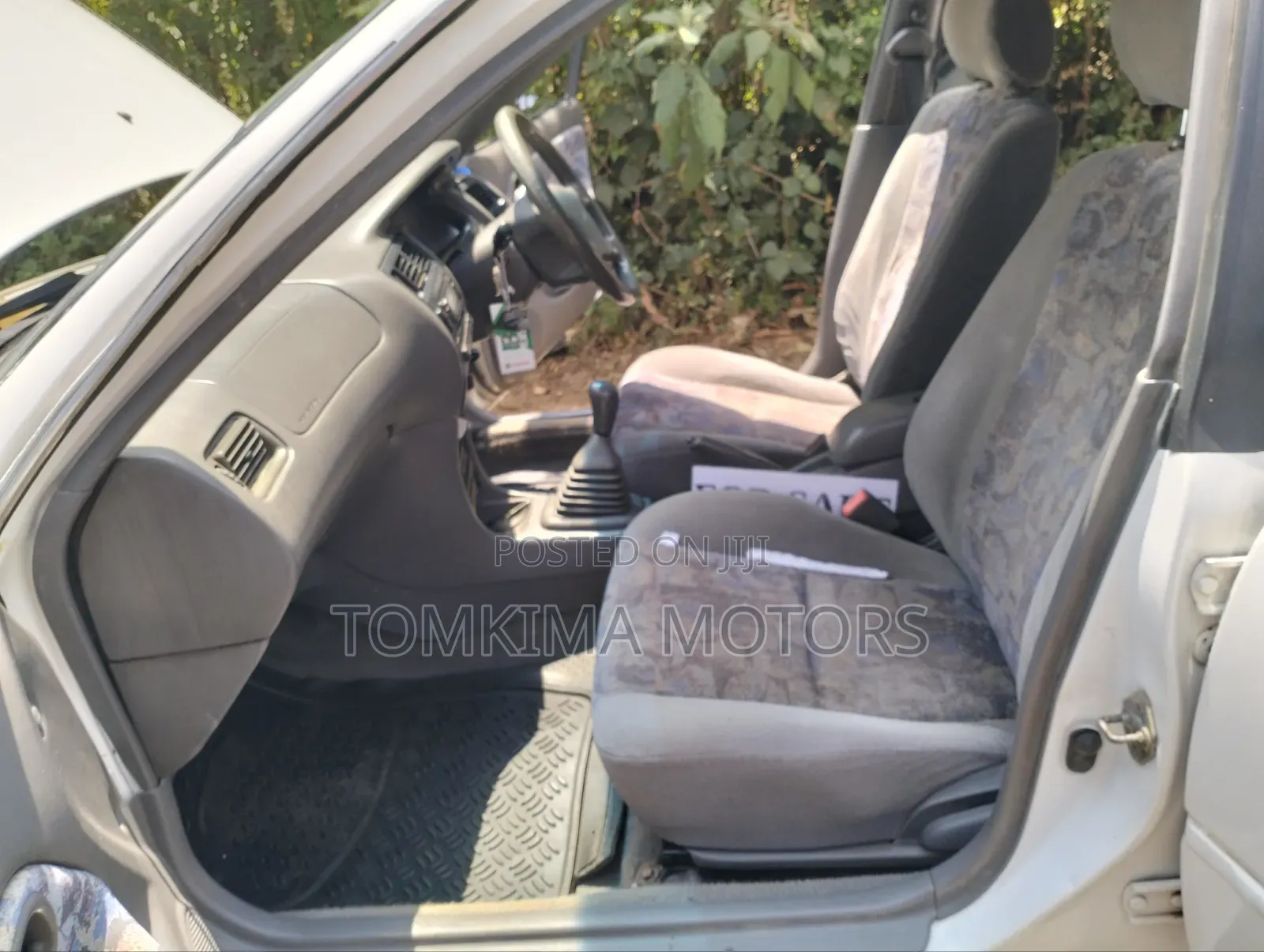 Toyota Corolla 2001 White