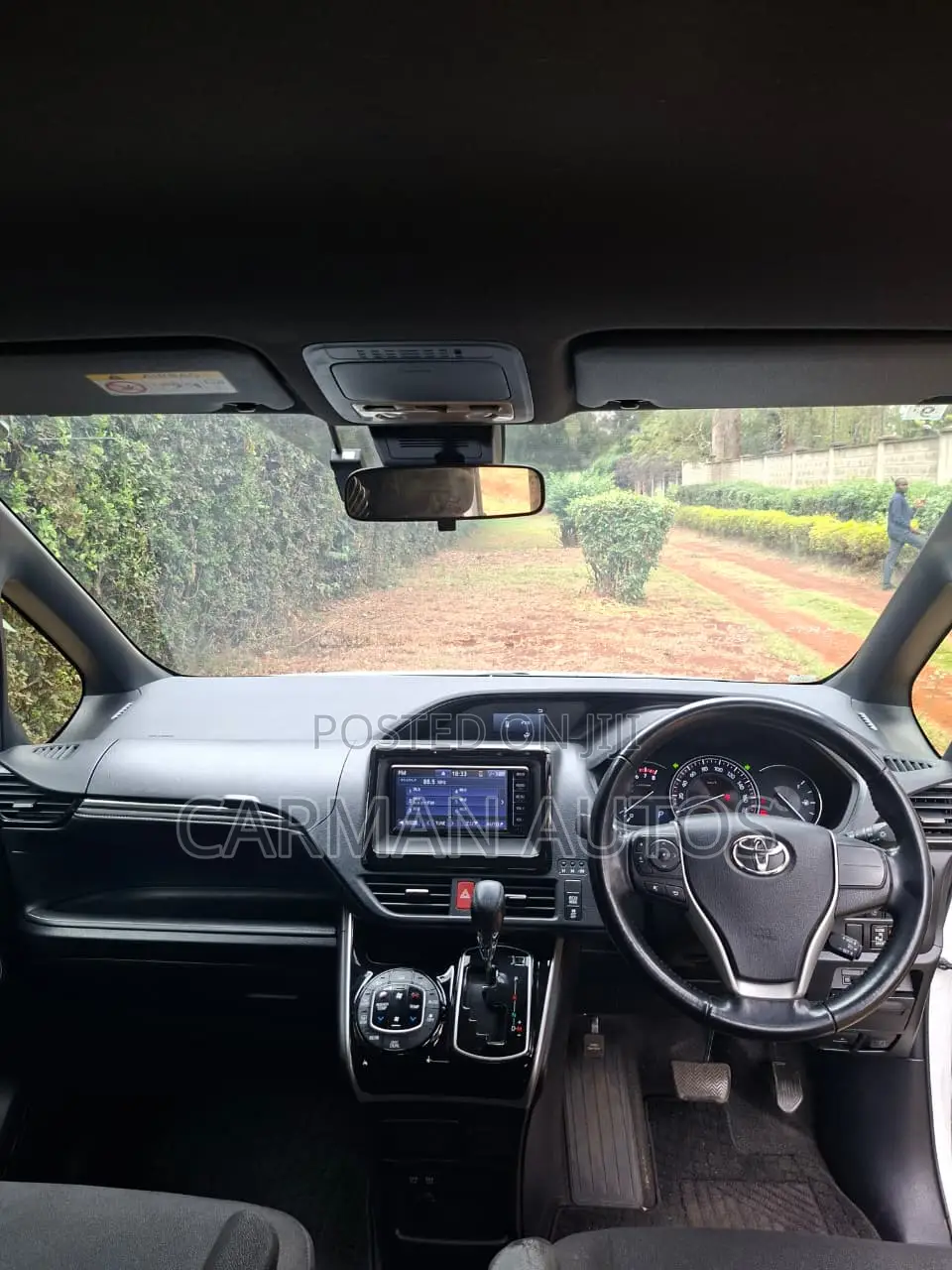 Toyota Esquire 2.0 FWD (7 seater) 2019 White