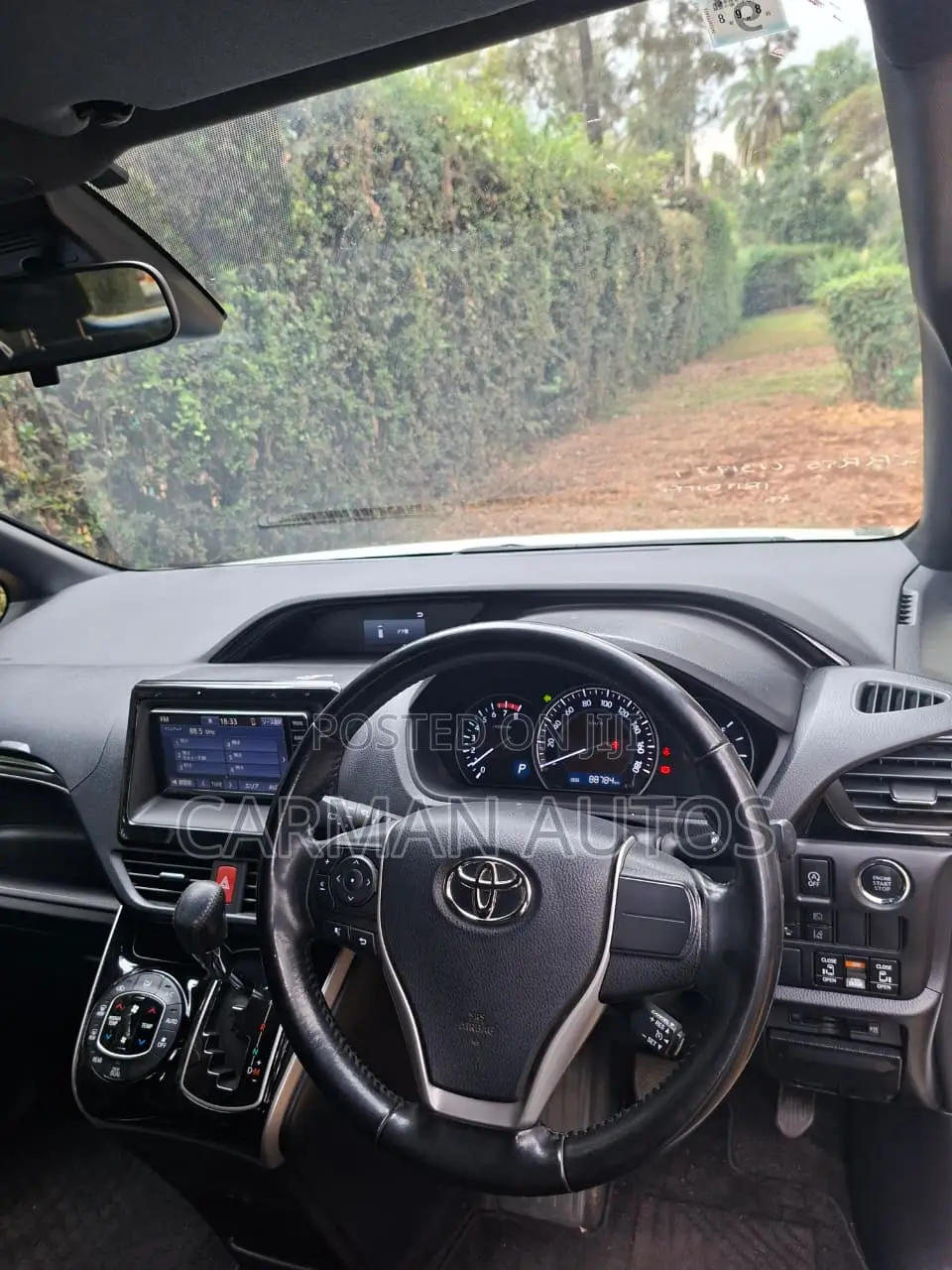 Toyota Esquire 2.0 FWD (7 seater) 2019 White