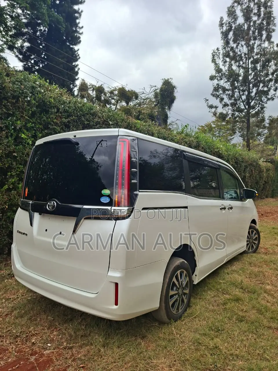 Toyota Esquire 2.0 FWD (7 seater) 2019 White