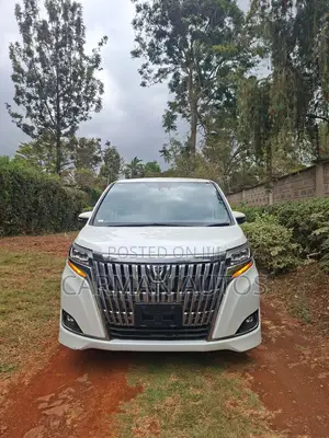 Toyota Esquire 2.0 FWD (7 seater) 2019 White