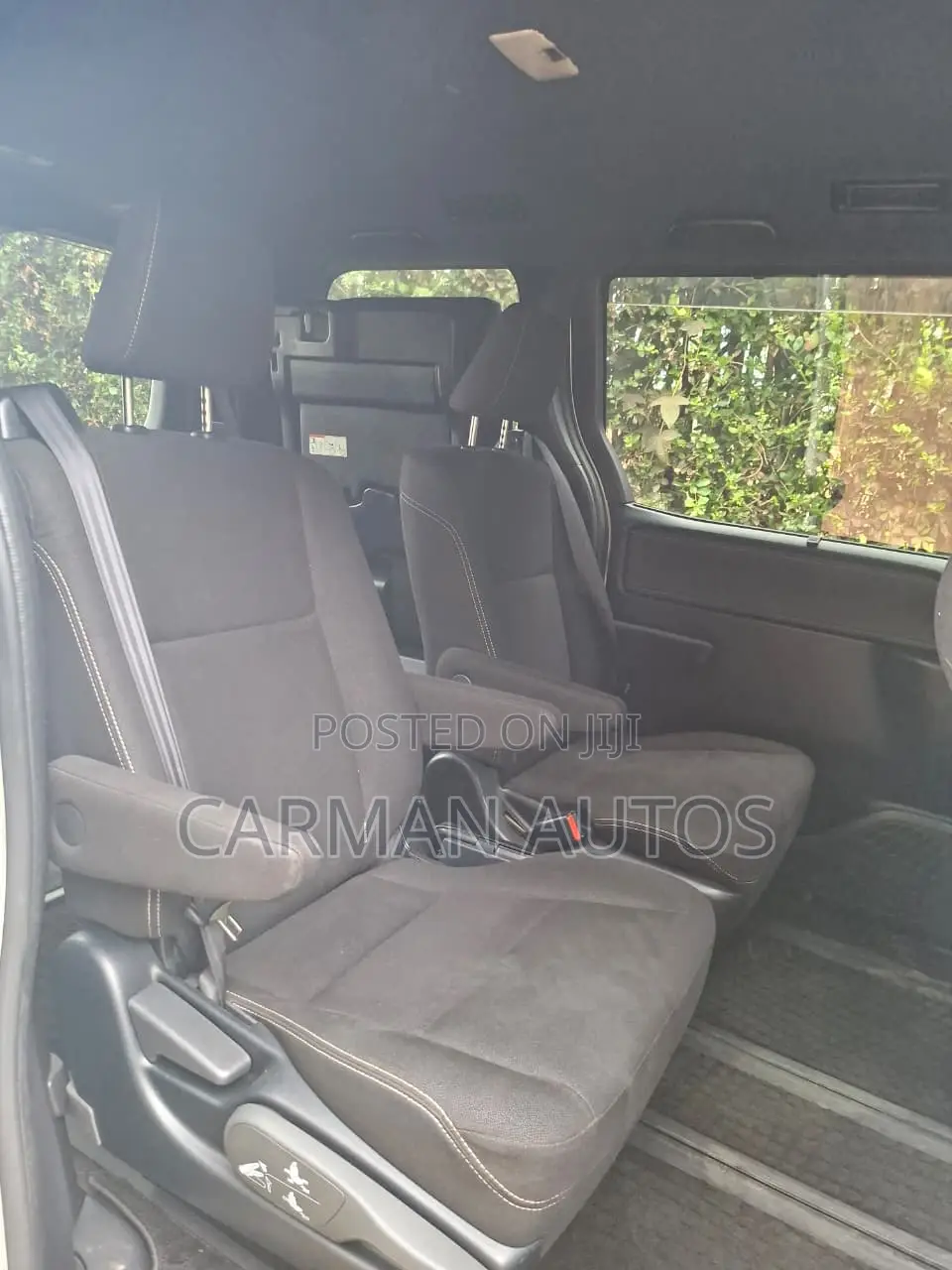 Toyota Esquire 2.0 FWD (7 seater) 2019 White