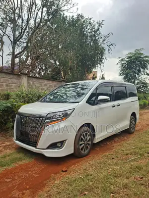Toyota Esquire 2.0 FWD (7 seater) 2019 White