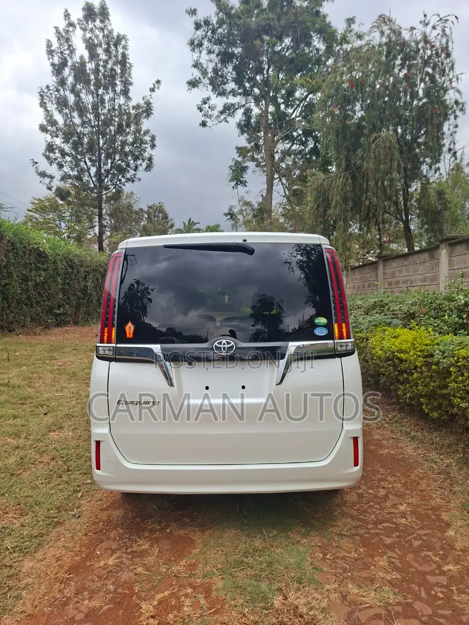 Toyota Esquire 2.0 FWD (7 seater) 2019 White