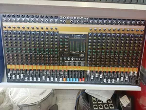 Soundcraft GT2404FX Plain Mixer 24 Channel