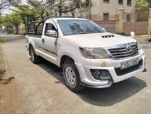 Toyota Hilux 2015 White