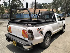 Toyota Hilux 2015 White