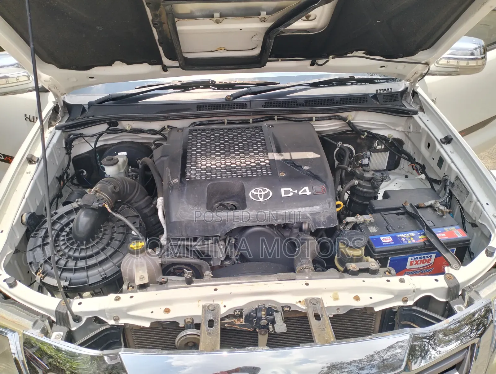 Toyota Hilux 2015 White