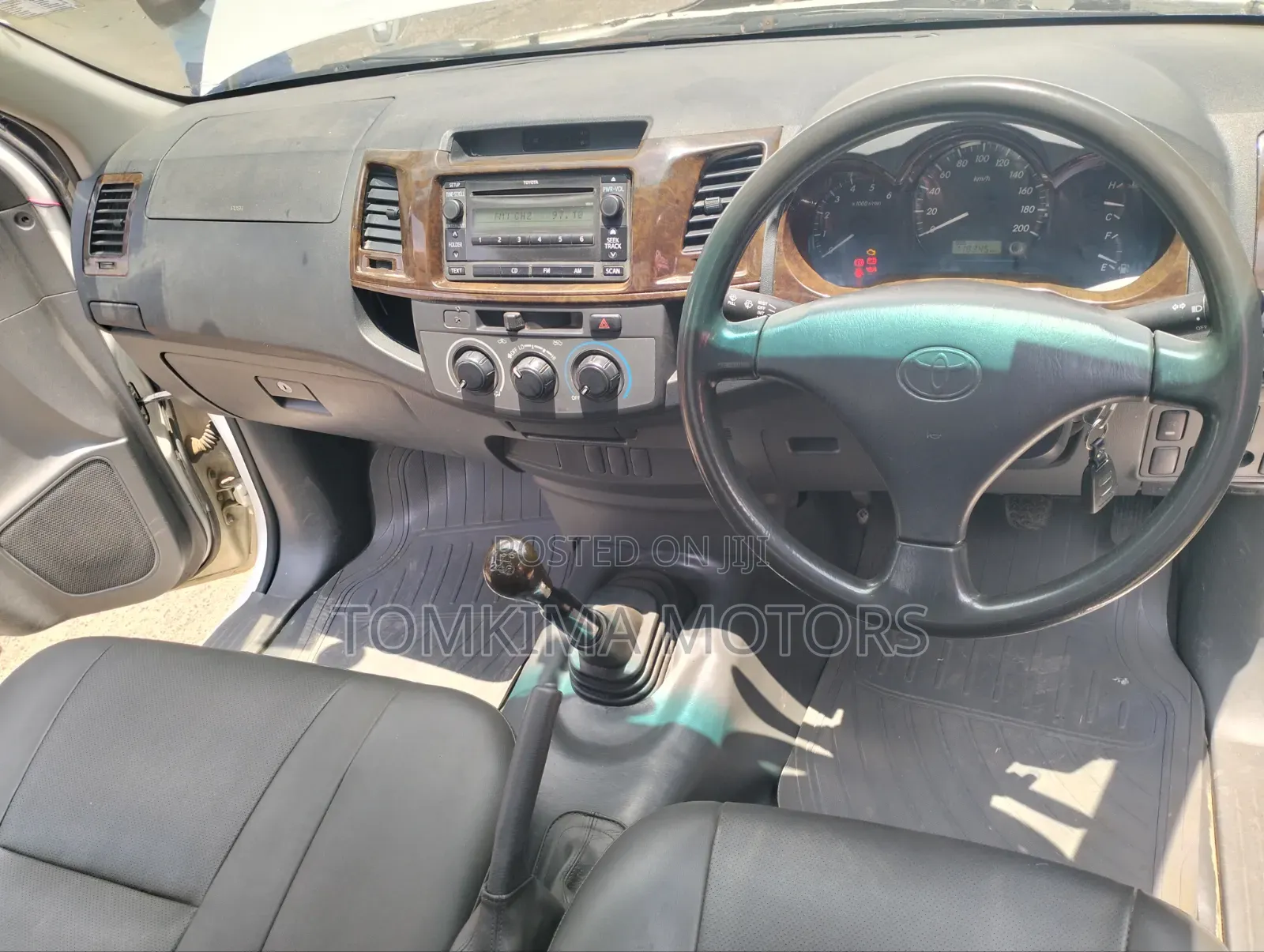 Toyota Hilux 2015 White
