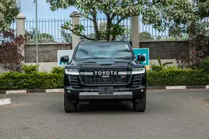 Toyota Land Cruiser LC300 2023 Black