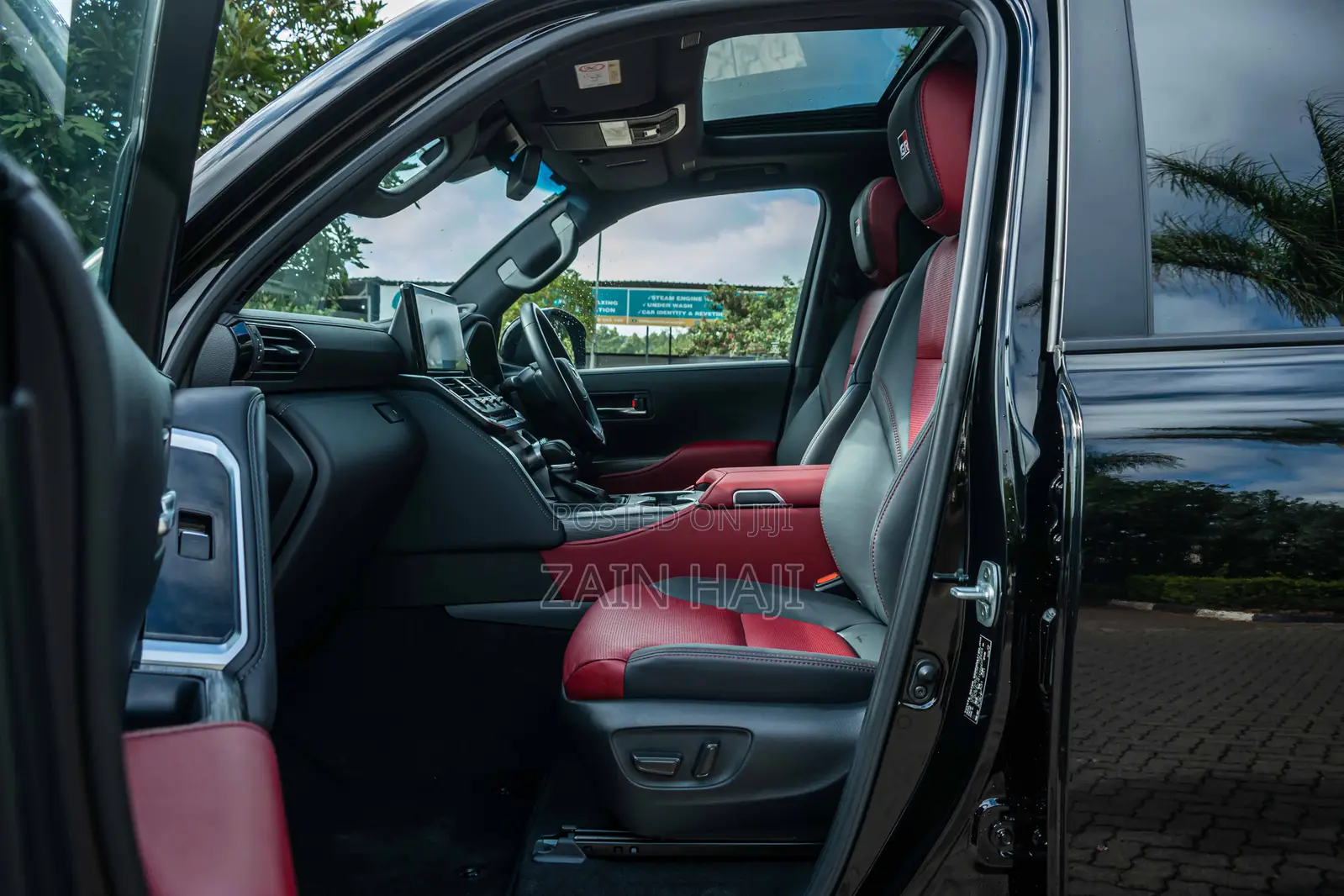 Toyota Land Cruiser LC300 2023 Black
