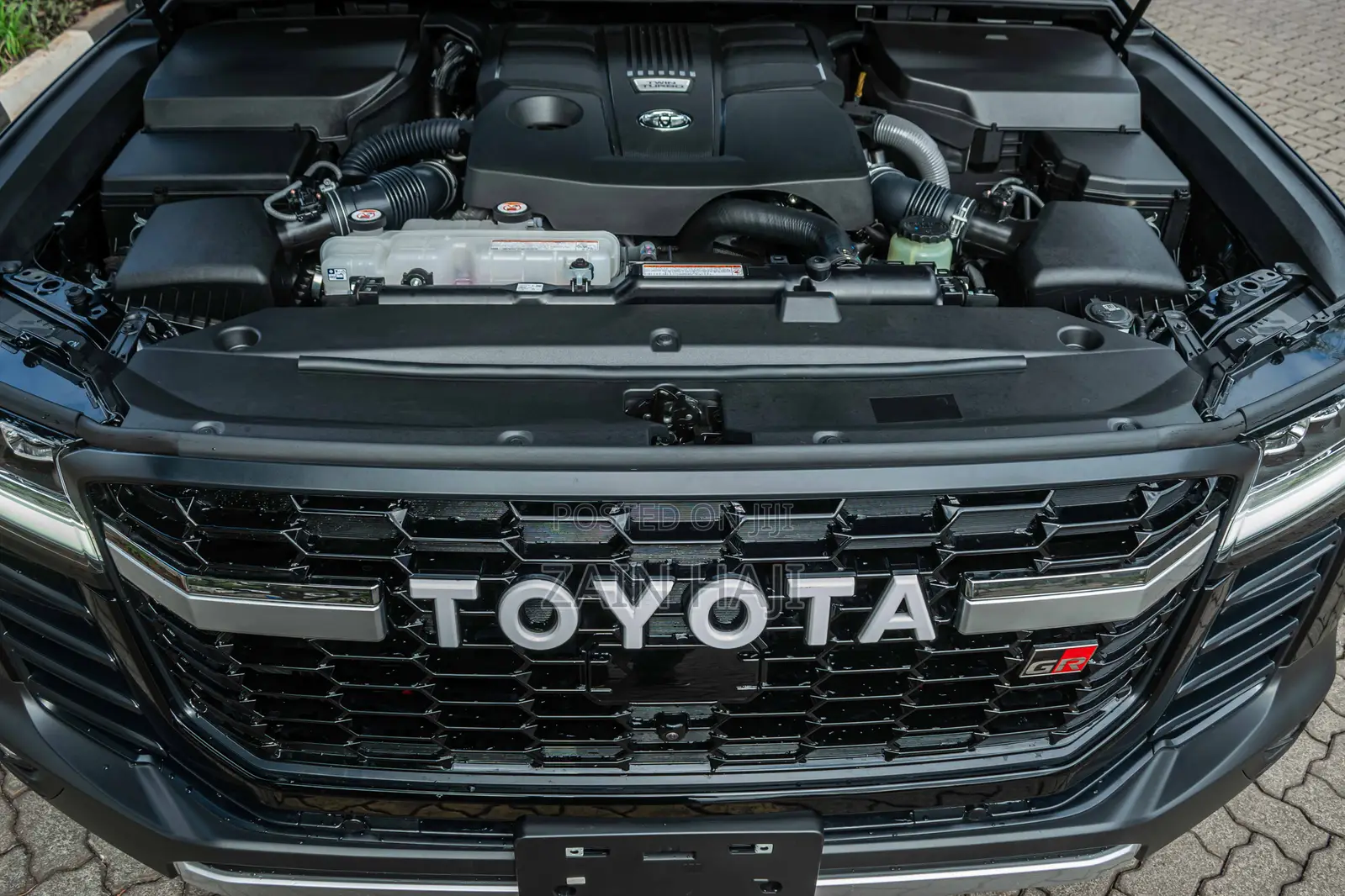 Toyota Land Cruiser LC300 2023 Black