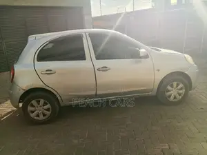 Nissan March 2011 Silver