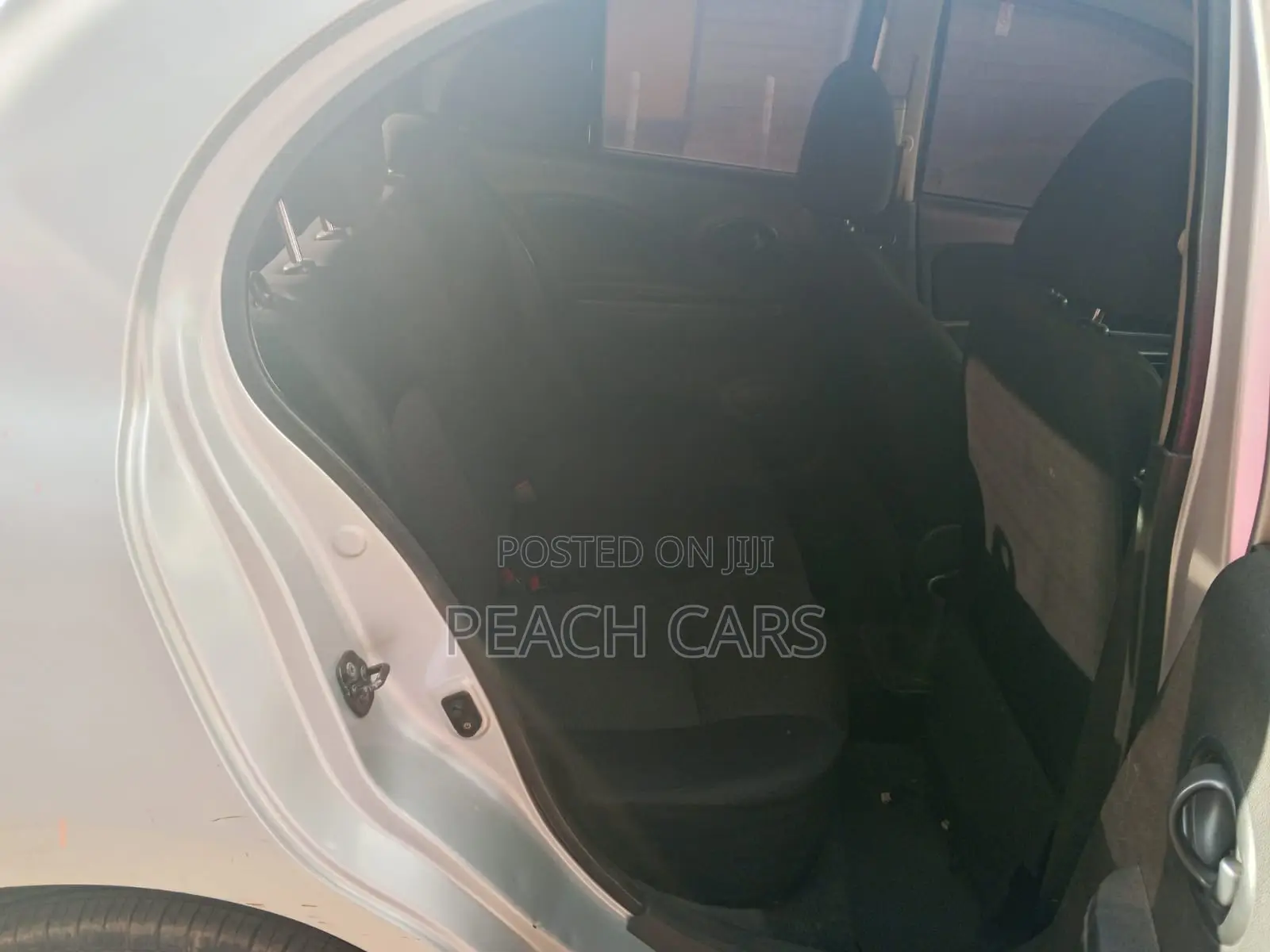 Nissan March 2011 Silver