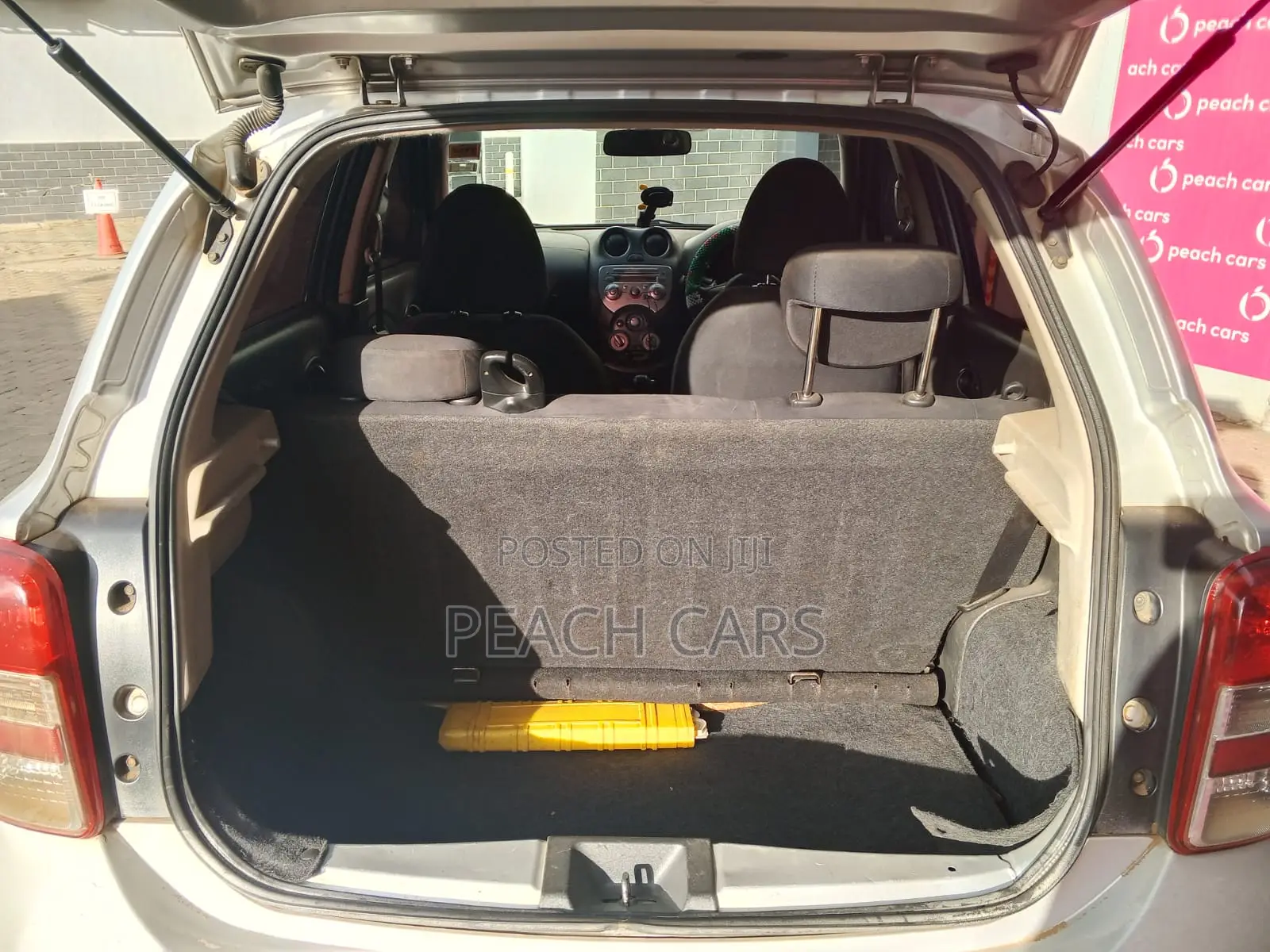 Nissan March 2011 Silver