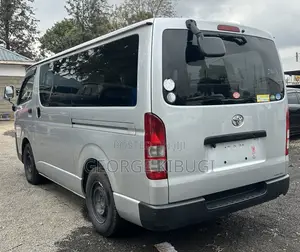 Toyota HiAce 2019