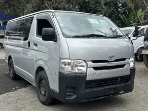 Toyota HiAce 2019