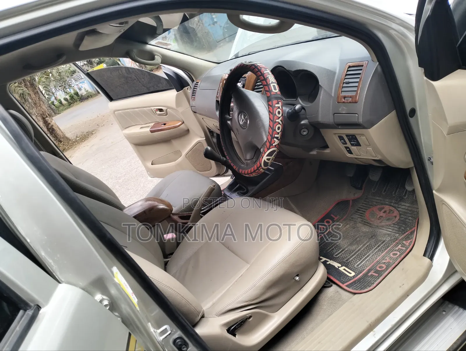 Toyota Hilux 2010 Gold
