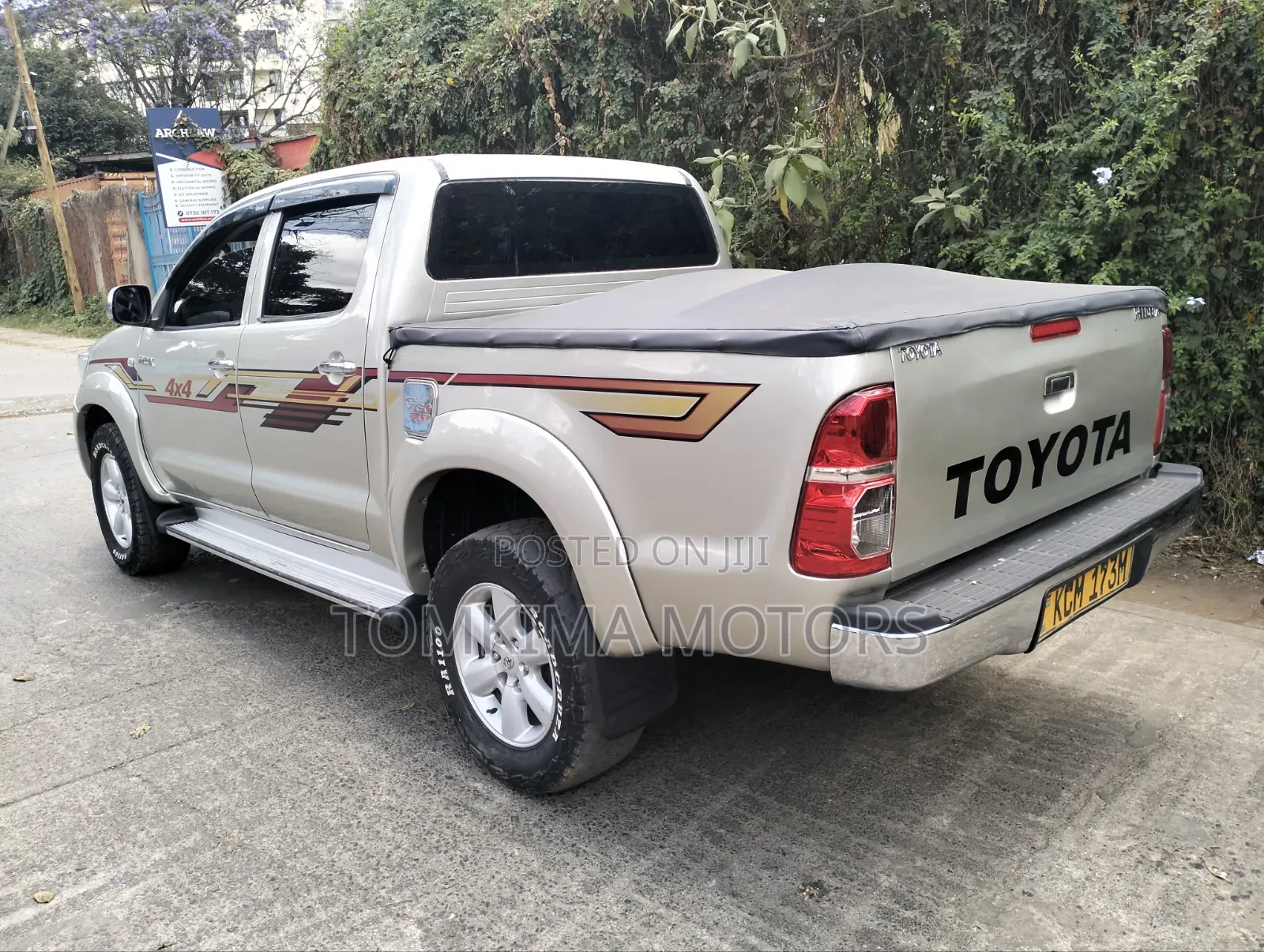 Toyota Hilux 2010 Gold