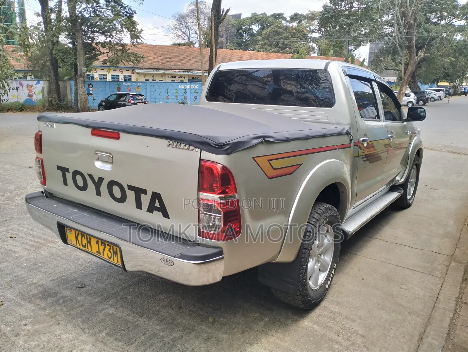 Toyota Hilux 2010 Gold