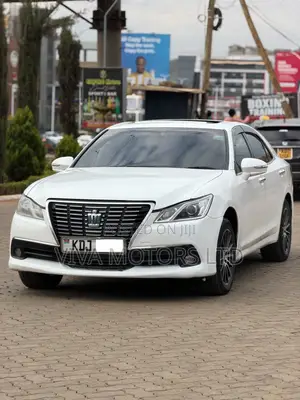 Toyota Crown 2015 White