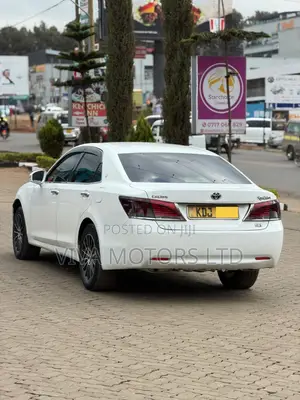 Toyota Crown 2015 White