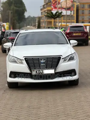 Toyota Crown 2015 White