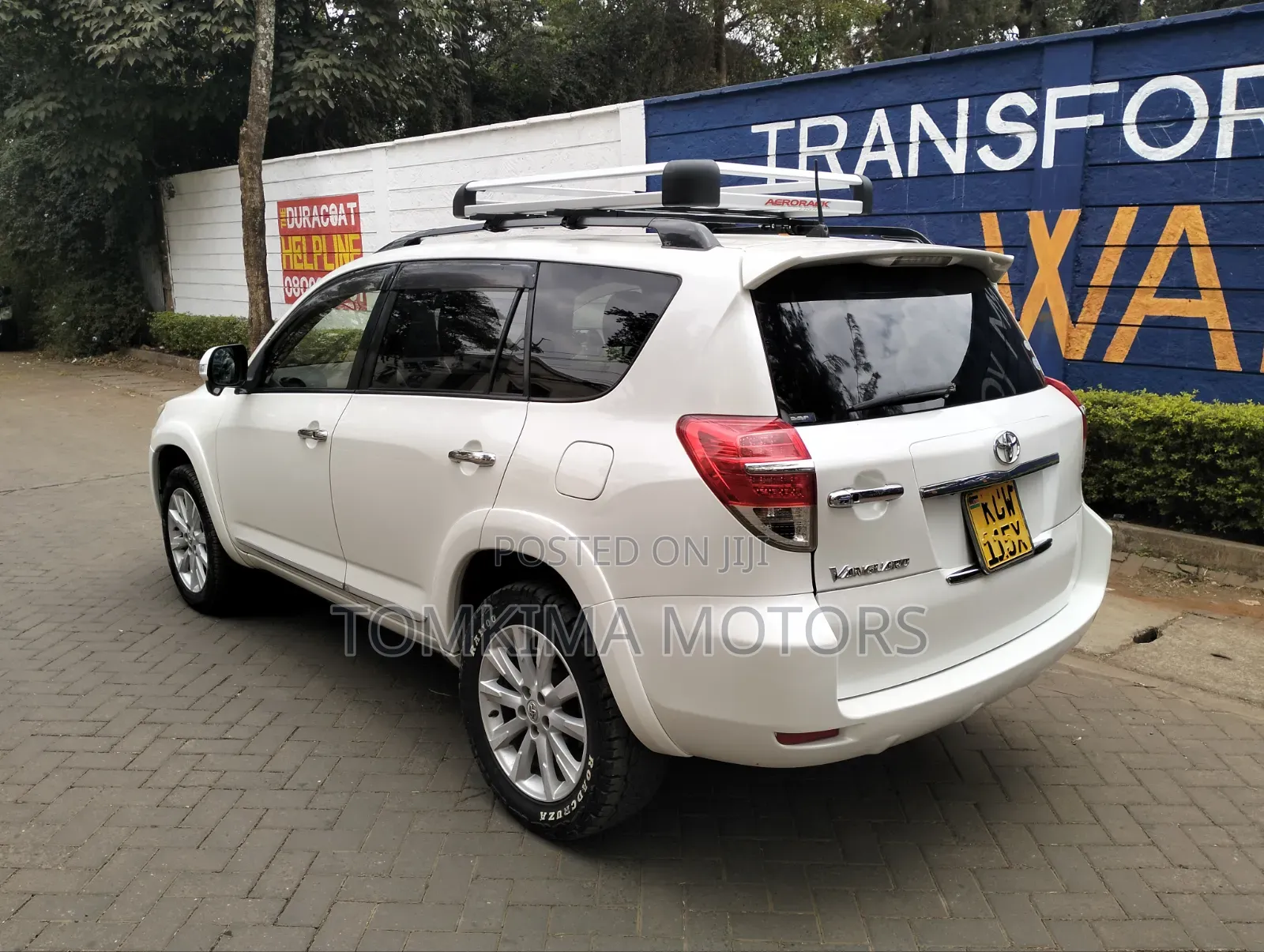 Toyota Vanguard 2012 White