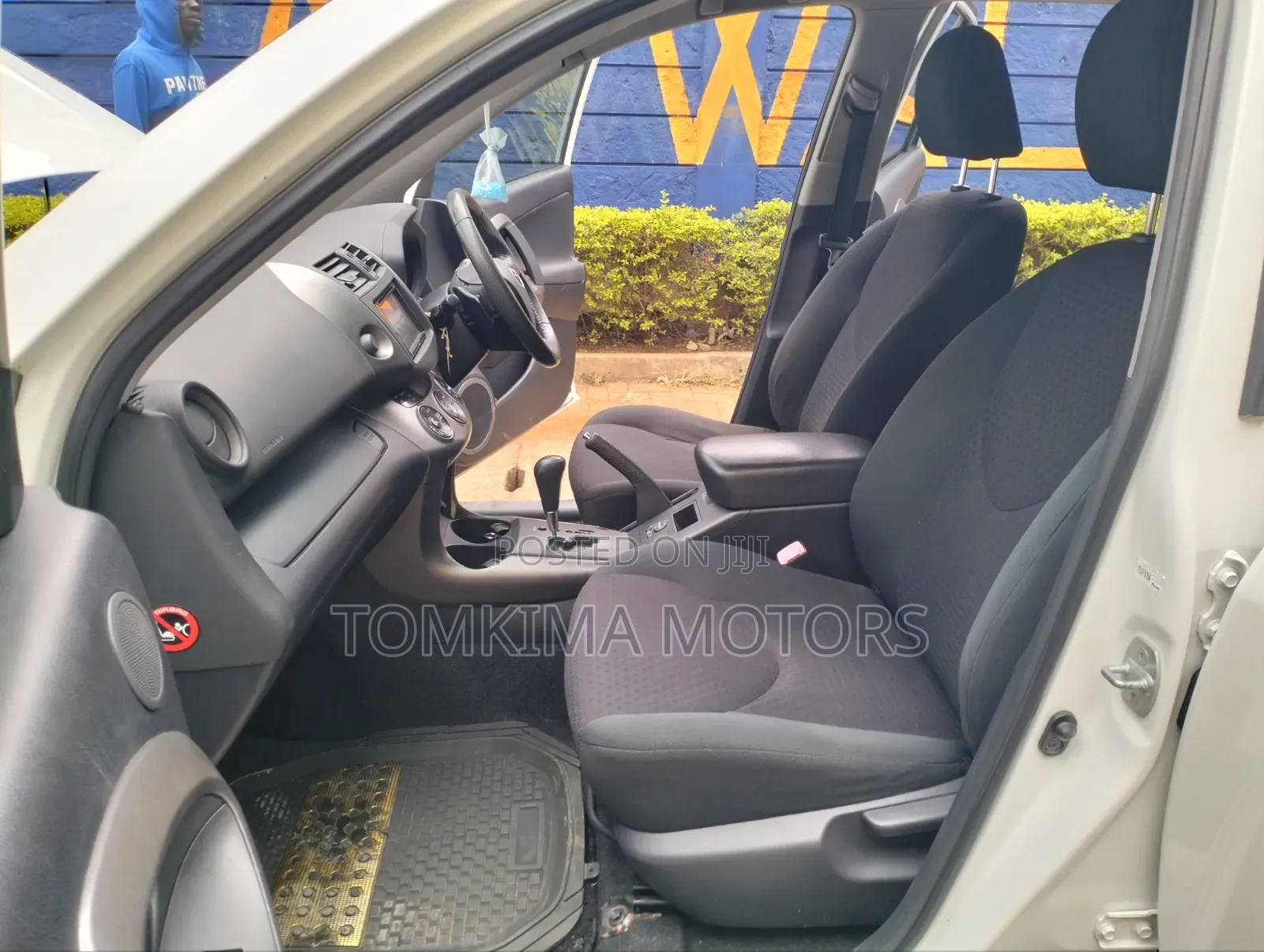 Toyota Vanguard 2012 White