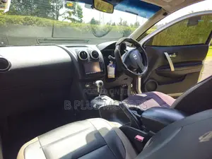 Nissan Dualis 2012 Silver