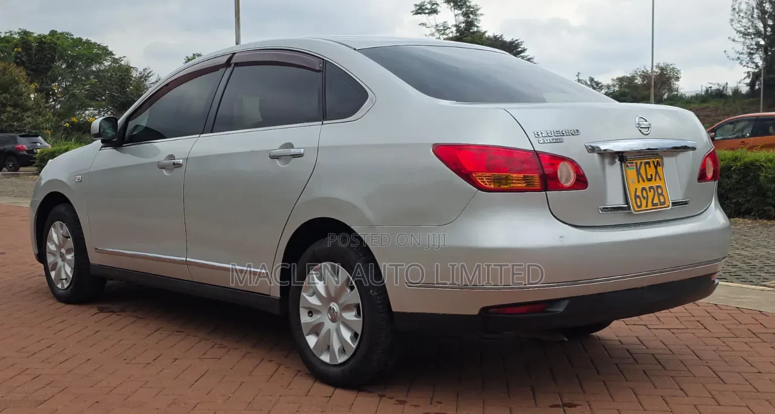 Nissan Bluebird 2012 Silver