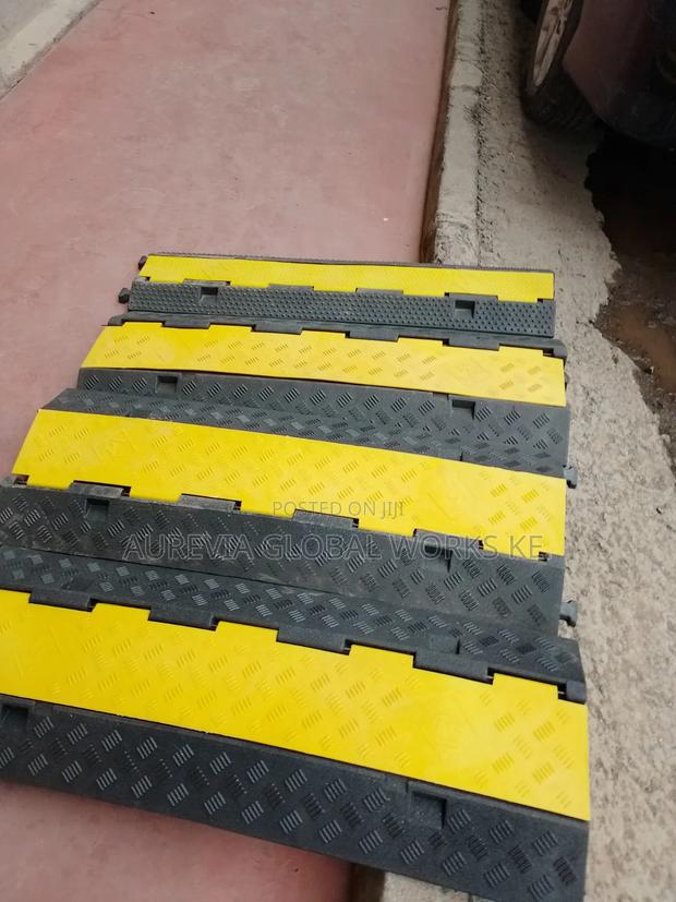 Cable Guard Outdoor 3- Channel - thumbnail 2