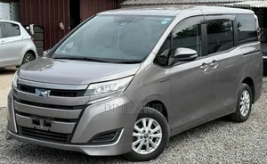 Toyota Noah 1.8 FWD Hybrid (7 seater) 2019 Brown
