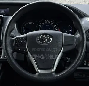 Toyota Noah 1.8 FWD Hybrid (7 seater) 2019 Brown
