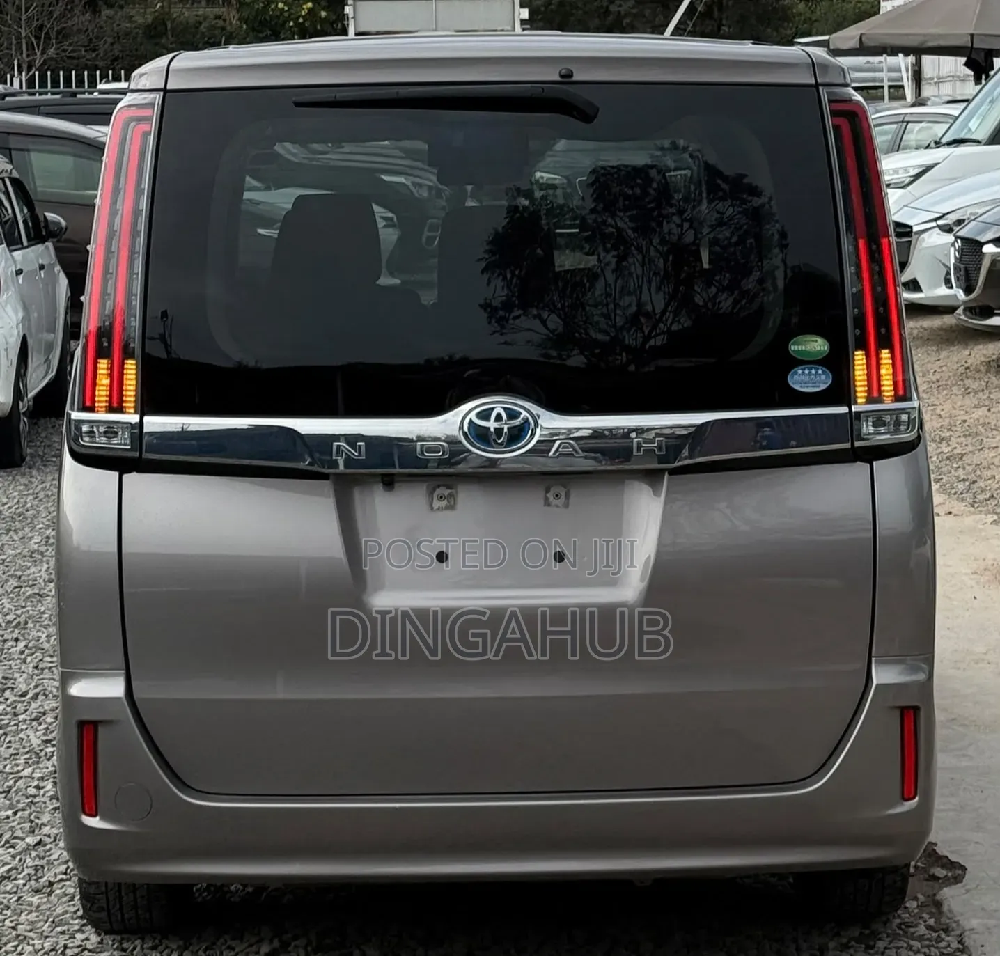 Toyota Noah 1.8 FWD Hybrid (7 seater) 2019 Brown