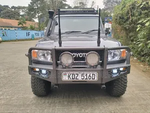 Toyota Land Cruiser 2016 Gray