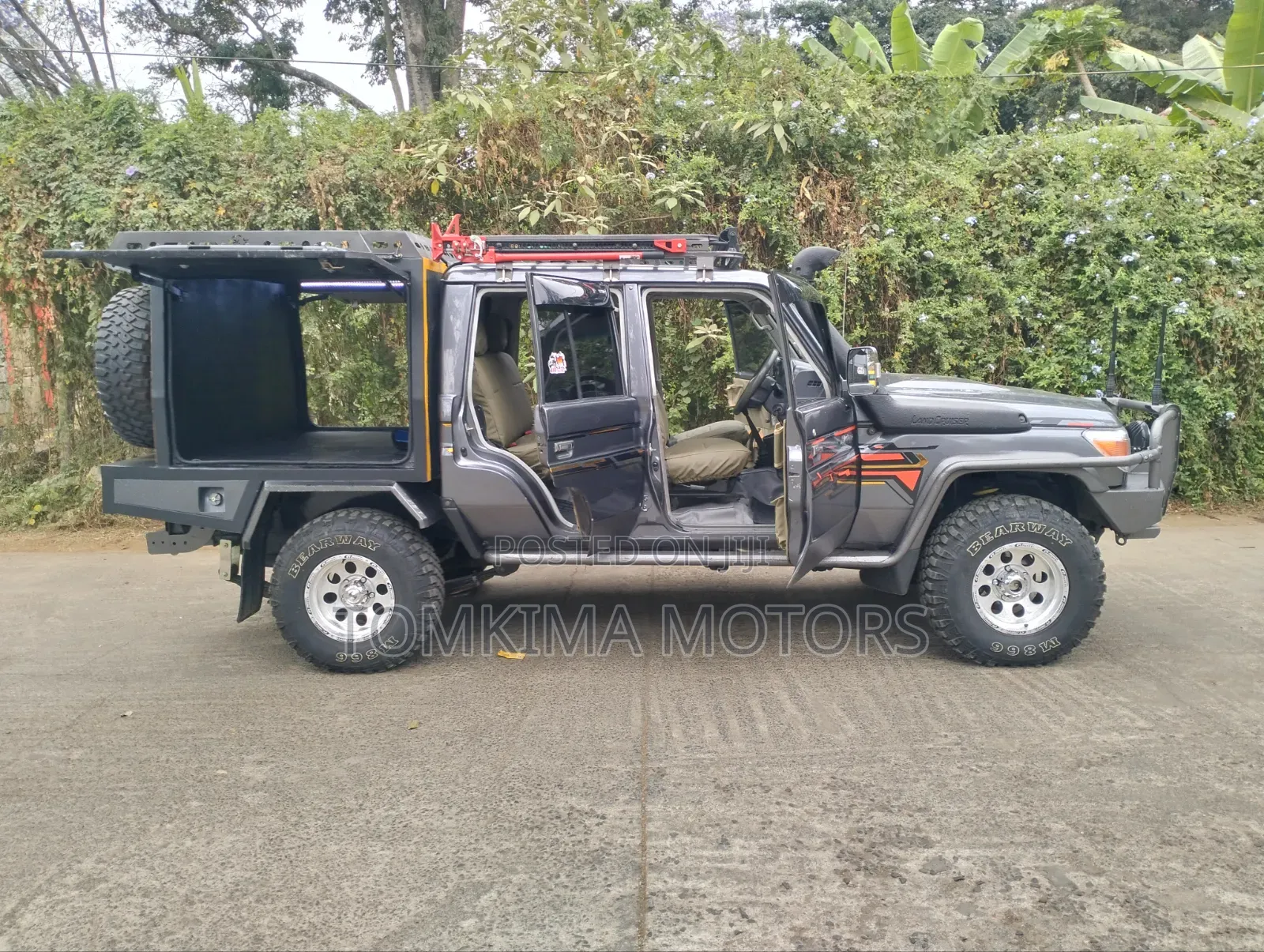 Toyota Land Cruiser 2016 Gray