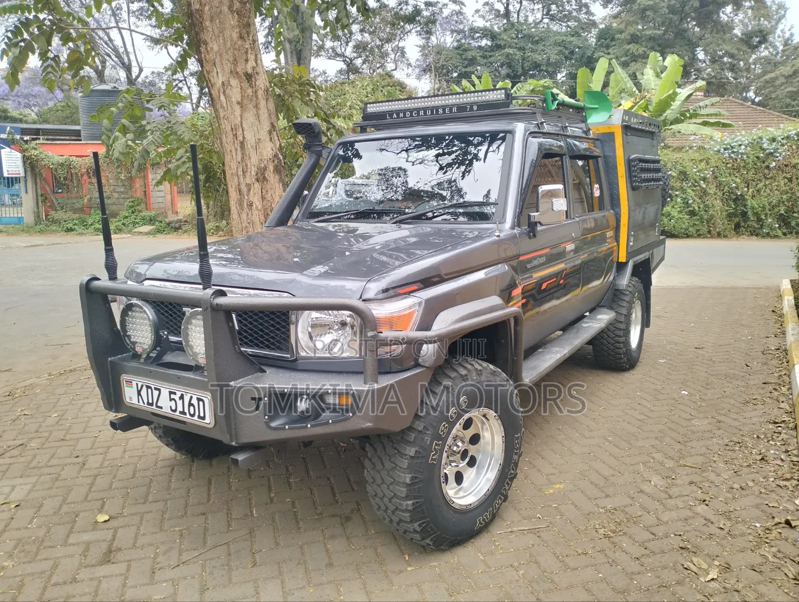 Toyota Land Cruiser 2016 Gray