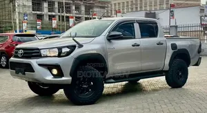 Toyota Hilux Revo Double Cab Deisel 2.4 AWD 2019 Silver
