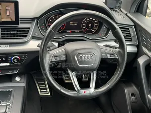 Audi Q5 2.0T Premium AWD quattro 2019 White