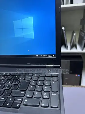Laptop Lenovo ThinkPad L570 4GB Intel Core i5 HDD 500GB
