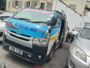 Toyota HiAce 2017 White