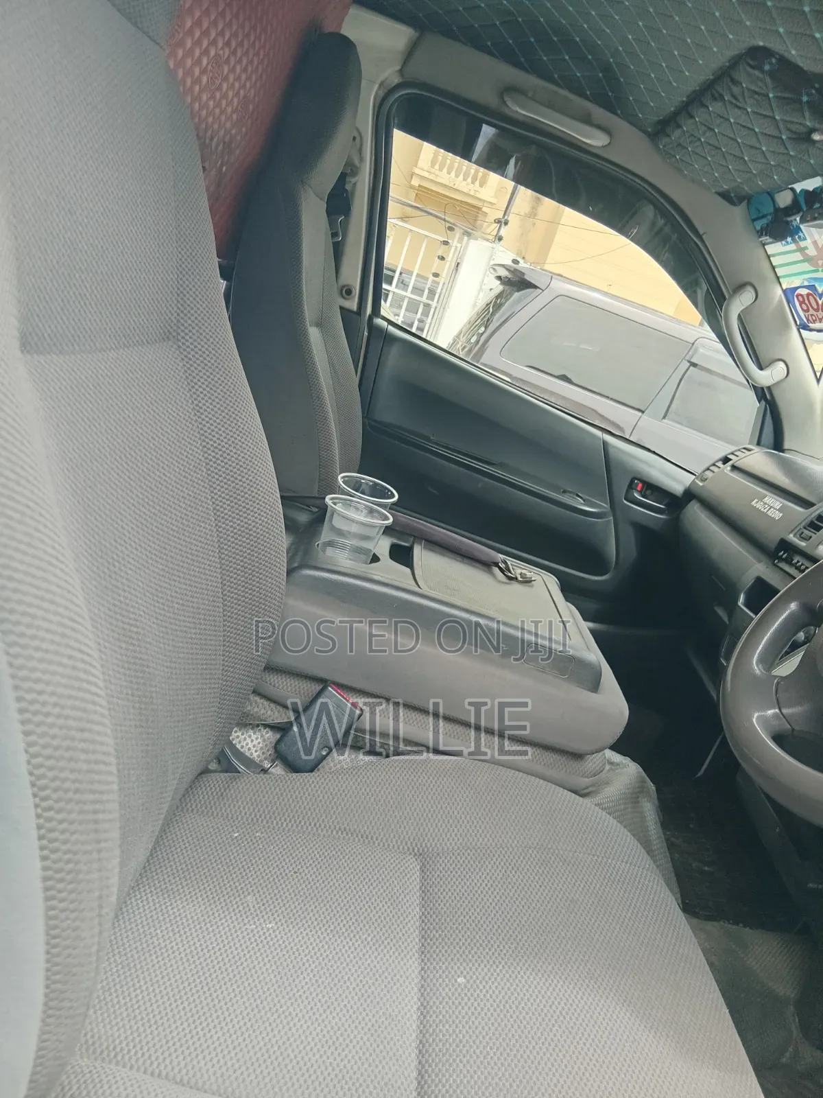 Toyota HiAce 2017 White