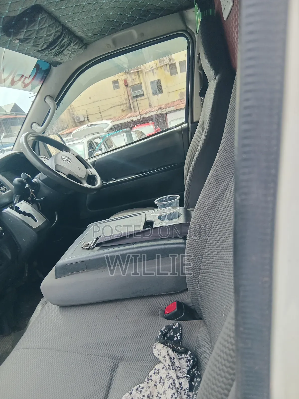 Toyota HiAce 2017 White