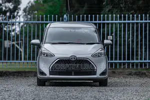 Toyota Sienta 2020 Silver
