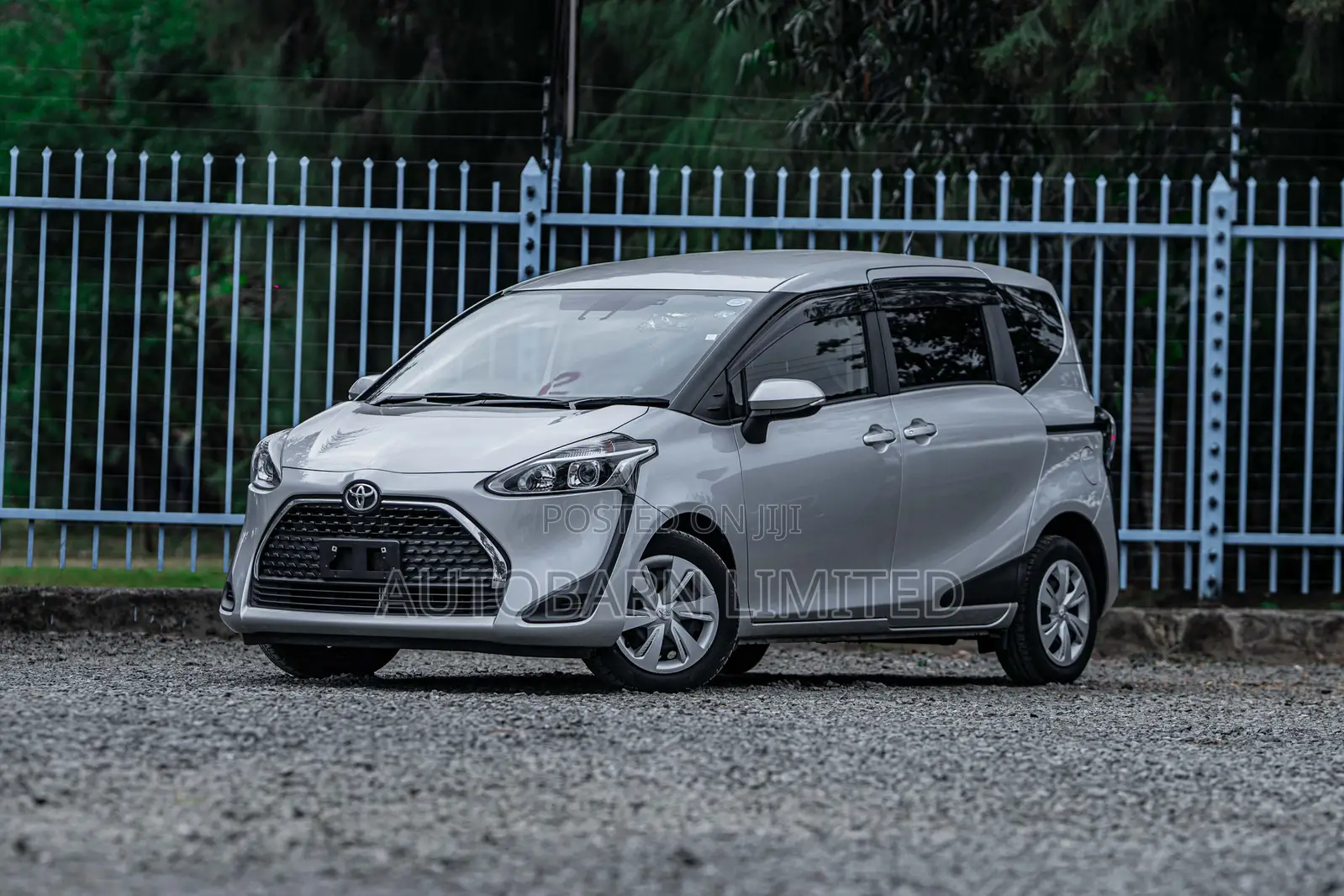 Toyota Sienta 2020 Silver